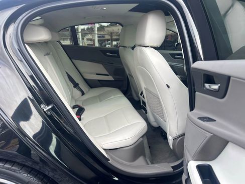 Used 2017 Jaguar XE Prestige image 14