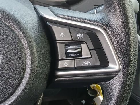 Used 2019 Subaru Crosstrek 2.0i w/ Eyesight System image 10