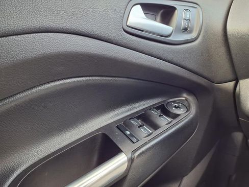 Used 2019 Ford Escape SE image 20