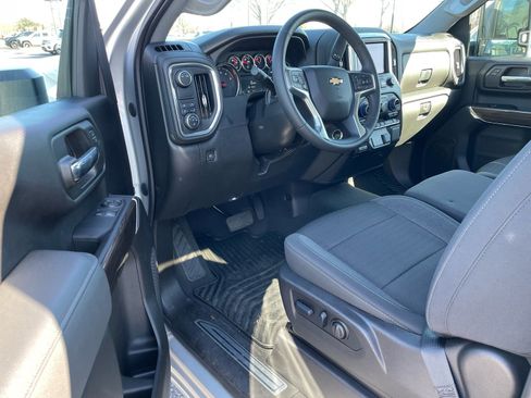 Used 2023 Chevrolet Silverado 2500 LT w/ Convenience Package image 4