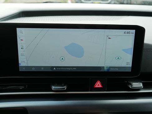 Used 2025 Kia Carnival FWD image 30