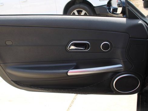 Used 2006 Chrysler Crossfire Limited RWD image 11