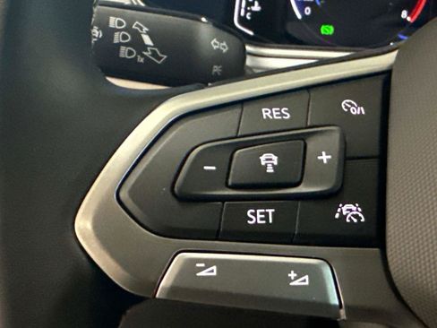 New 2026 Volkswagen Taos SEL AWD/4WD image 18