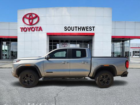 Used 2024 GMC Canyon Elevation w/ Convenience Package RWD image 3