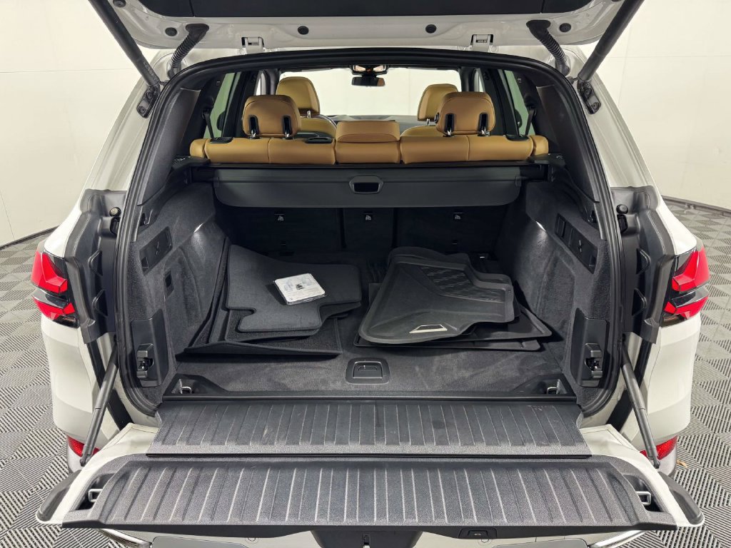 Used 2026 BMW X5 xDrive40i w/ Climate Comfort Package AWD/4WD image 14