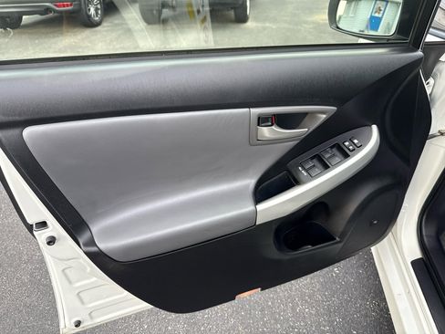 Used 2015 Toyota Prius Persona Series image 10