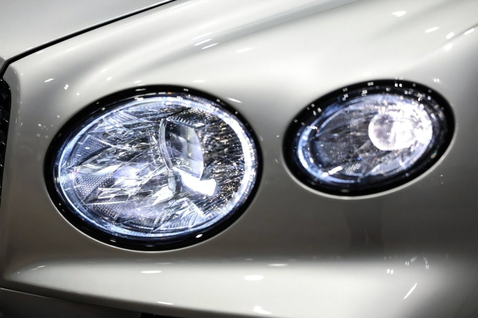 Used 2022 Bentley Bentayga AWD/4WD image 49