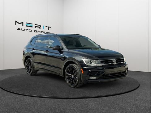 Used 2021 Volkswagen Tiguan SE R-Line FWD image 1