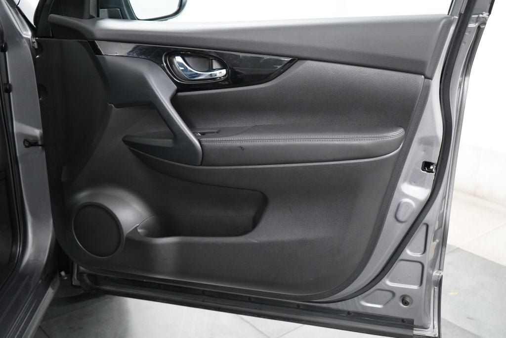 Used 2022 Nissan Rogue Sport SL AWD/4WD image 25