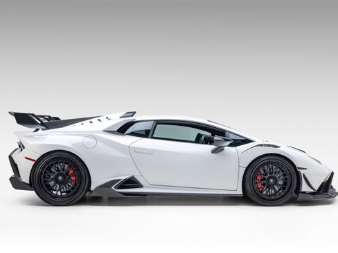 Used 2022 Lamborghini Huracan STO image 6