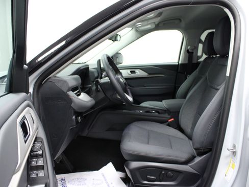 New 2026 Ford Explorer Active image 12