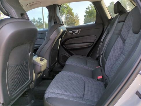 Used 2023 Volvo XC60 B5 Core image 13