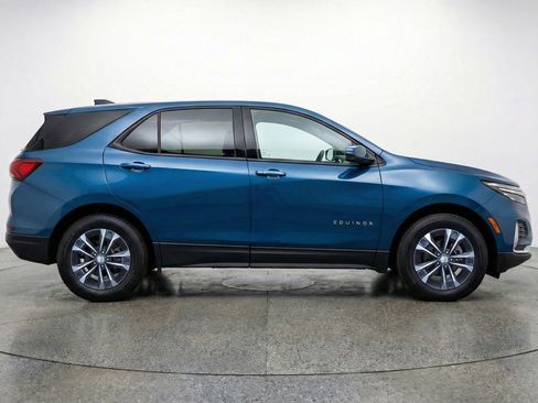 Used 2025 Chevrolet Equinox LT image 11