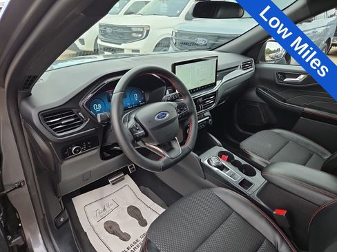 Used 2023 Ford Escape ST-Line Select w/ Tech Pack #2 AWD/4WD image 3