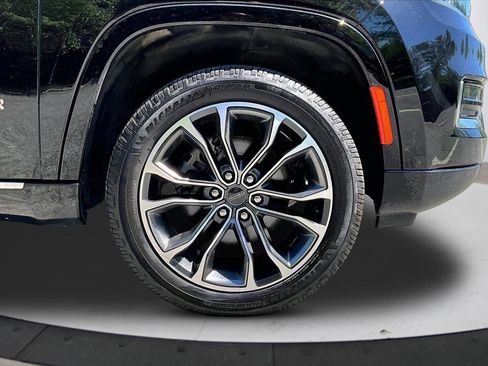Certified 2022 Jeep Grand Wagoneer Series III AWD/4WD image 35
