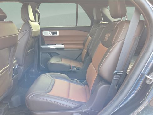Used 2023 Ford Explorer King Ranch w/ Premium Technology Package AWD/4WD image 10