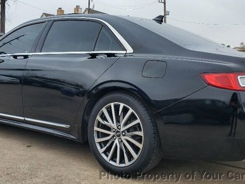 Used 2018 Lincoln Continental Select w/ Continental Climate Package image 22
