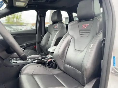 Used 2017 Ford Focus ST w/ Equipment Group 402A FWD image 12