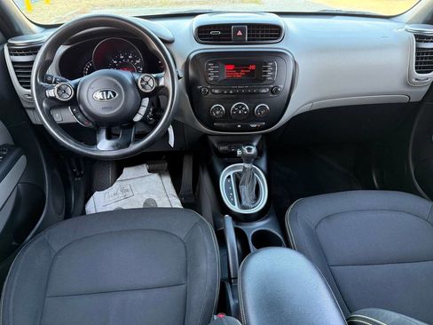 Used 2014 Kia Soul + image 13