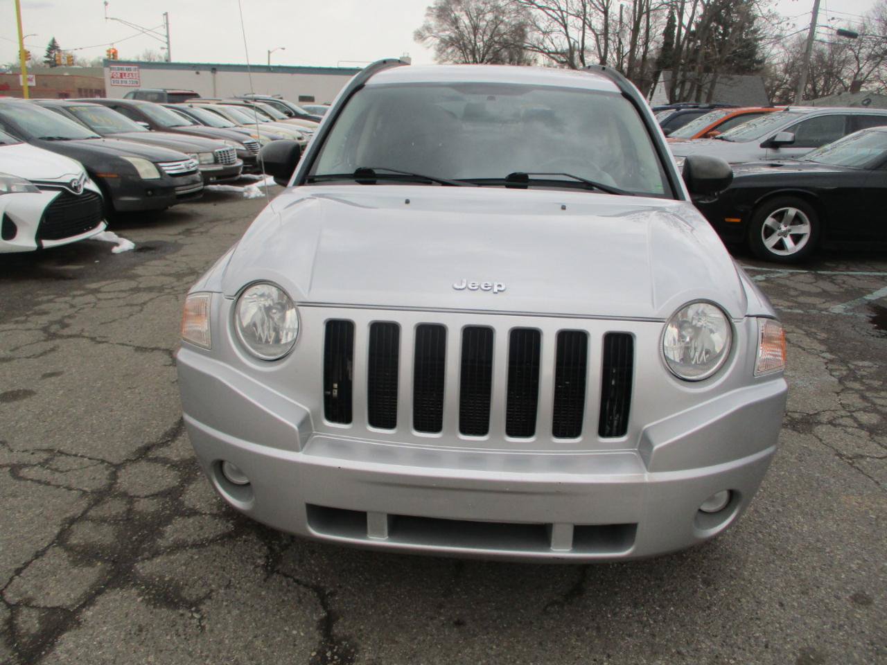 Used 2010 Jeep Compass Sport FWD image 3