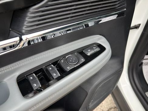 Used 2020 Lincoln Corsair AWD w/ Equipment Group 101A image 18