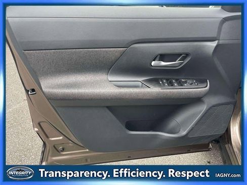 Certified 2025 Nissan Kicks SV image 16