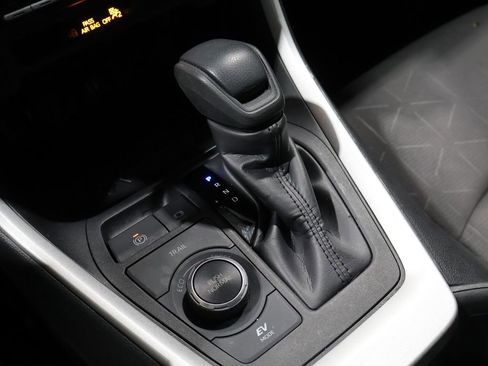 Used 2024 Toyota RAV4 XLE image 29