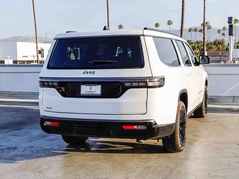 New 2026 Jeep Grand Wagoneer L Limited AWD/4WD image 9
