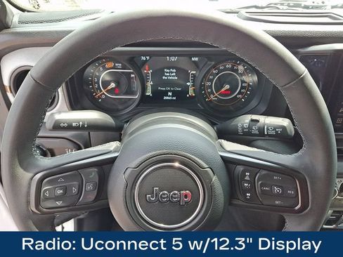 Used 2025 Jeep Wrangler Unlimited Sport AWD/4WD image 4