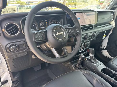 New 2026 Jeep Gladiator Sport AWD/4WD image 17