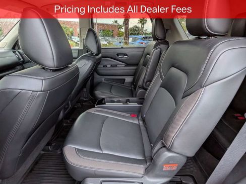Used 2024 Nissan Pathfinder SL w/ SL Premium Package FWD image 14