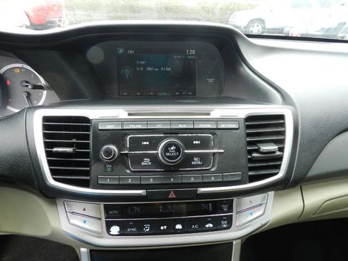 Used 2015 Honda Accord LX image 15
