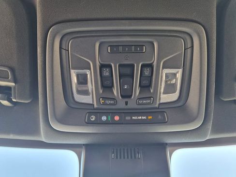 Used 2023 Chevrolet Silverado 1500 High Country w/ High Country Premium Package AWD/4WD image 34