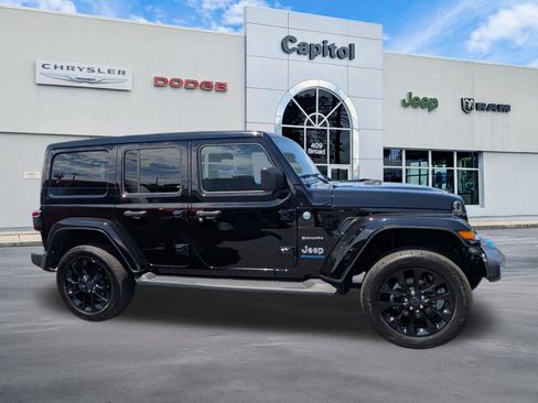 Used 2024 Jeep Wrangler Unlimited Sahara w/ Safety Group AWD/4WD image 2