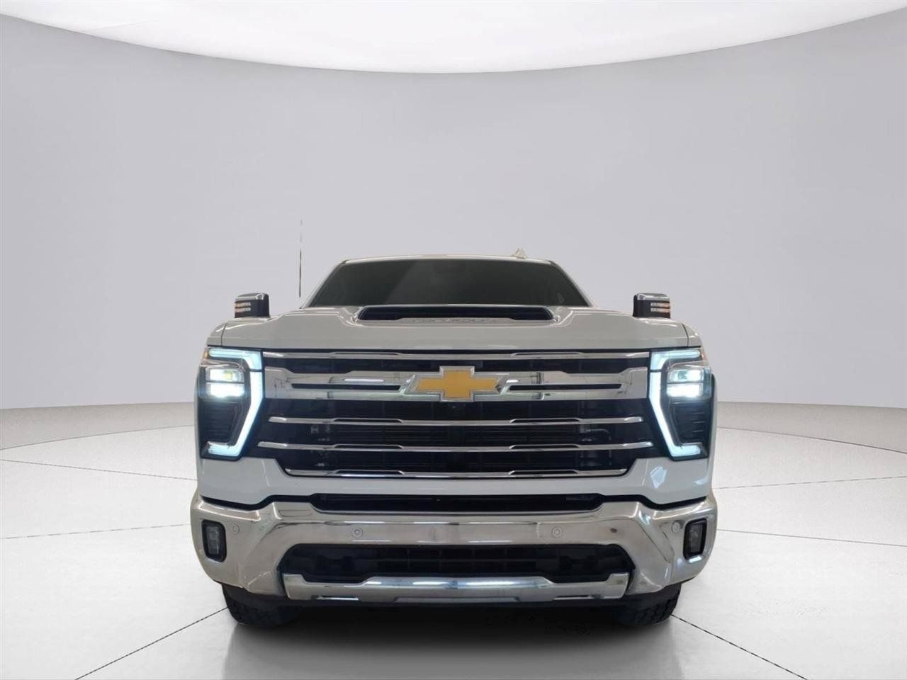 Used 2024 Chevrolet Silverado 2500 LTZ w/ LTZ Convenience Package AWD/4WD image 2