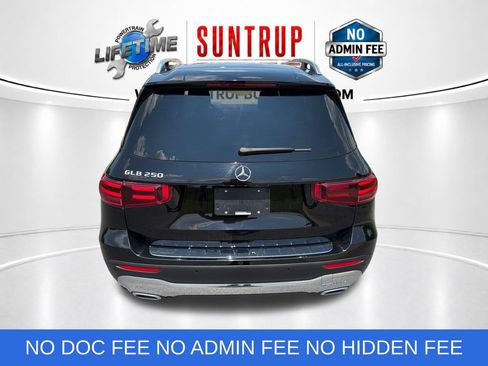 Used 2025 Mercedes-Benz GLB 250 image 4