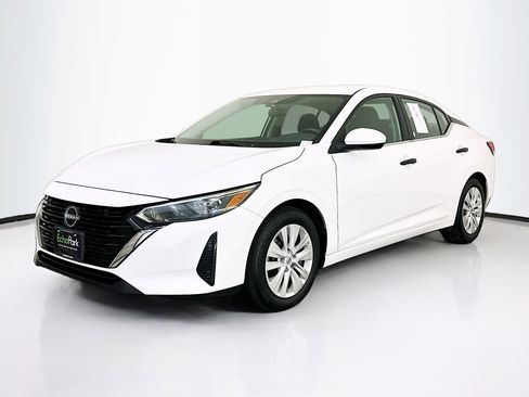 Used 2024 Nissan Sentra S FWD image 3