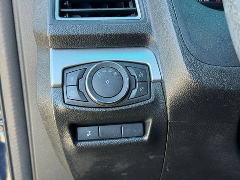 Used 2016 Ford Explorer XLT w/ Equipment Group 201A FWD image 17