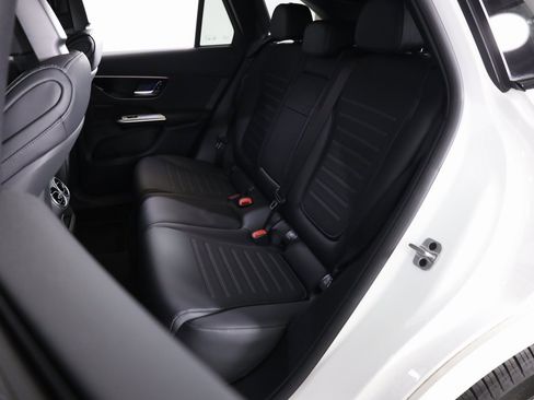 Certified 2025 Mercedes-Benz GLC 300 4MATIC image 38