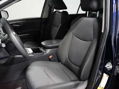 Used 2025 Toyota RAV4 XLE w/ Convenience Package AWD/4WD image 6