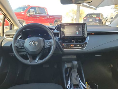 Used 2021 Toyota Corolla LE w/ Carpet Mat Package (TMS) image 10