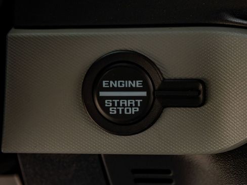 Used 2022 Ford Bronco Badlands image 23