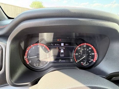 Used 2024 Nissan Titan PRO-4X w/ Pro-4x Convenience Package AWD/4WD image 11