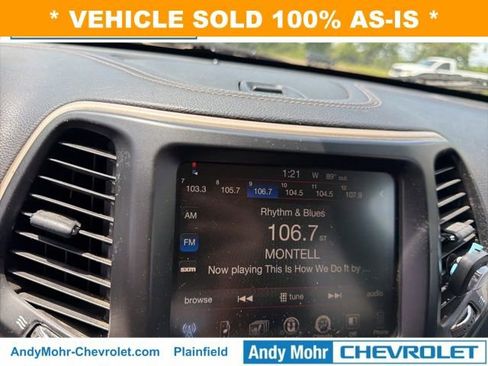 Used 2015 Jeep Cherokee Latitude w/ Cold Weather Group FWD image 17
