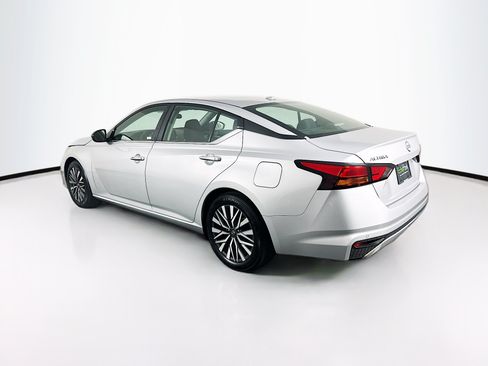 Used 2025 Nissan Altima 2.5 SV FWD image 5