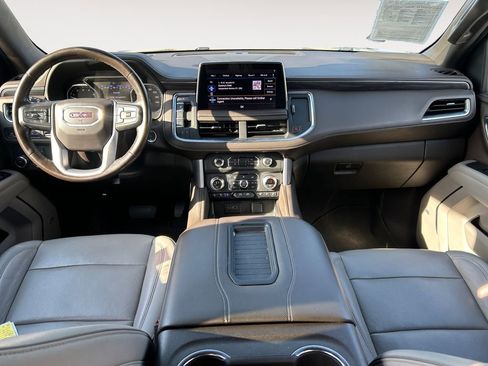 Used 2021 GMC Yukon XL SLT image 10