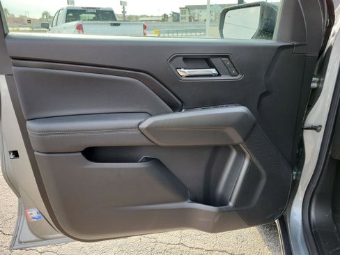New 2025 Chevrolet Colorado LT RWD image 21