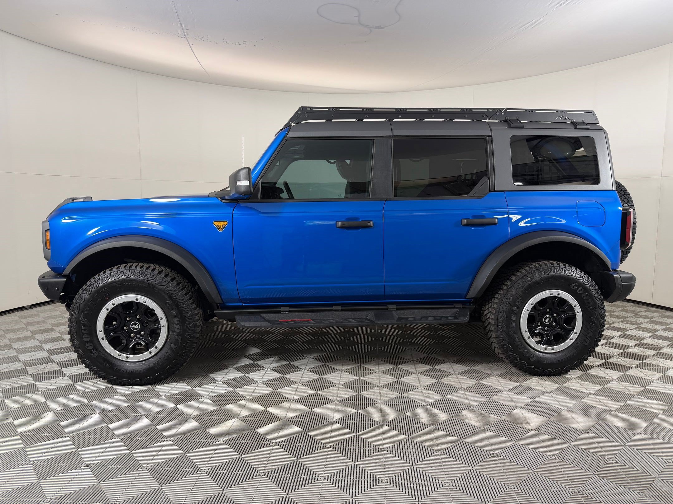 Used 2024 Ford Bronco Badlands AWD/4WD image 2