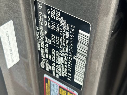 Used 2017 Kia Sorento SX AWD/4WD image 40