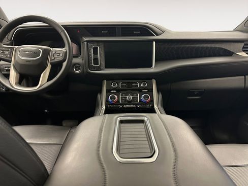 Used 2023 GMC Yukon Denali AWD/4WD image 11